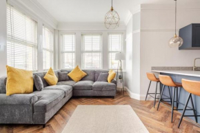 Spacious 2 Bed Flat Close To Beach